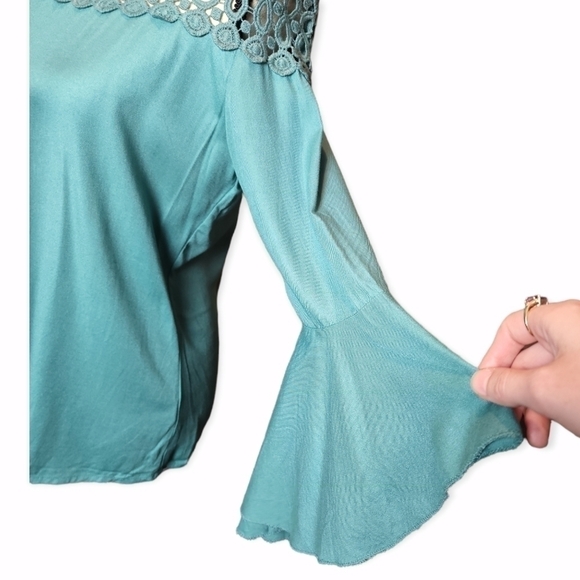 Teal Crochet Eyelet Lace Bell Flare Sleeve A Line Blouse Size Small - Picture 7 of 10